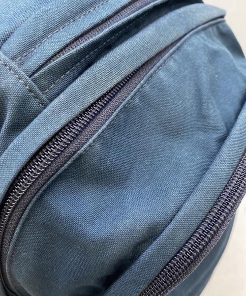 FJALLRAVEN（フェールラーベン）FJALLRAVEN (フェールラーベン) リュック ネイビーの古着・服飾アイテム