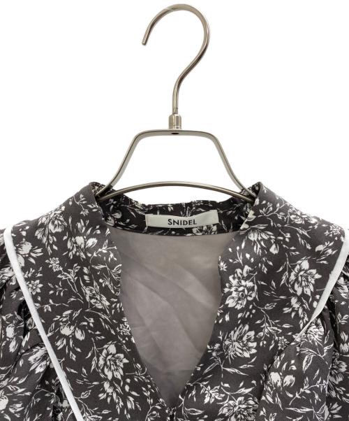 Snidel（スナイデル）Snidel (スナイデル) 24SS ボレロライクフリルプリントワンピース グレー サイズ:1の古着・服飾アイテム