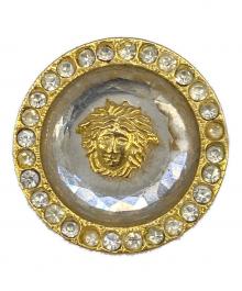 VERSACE（ヴェルサーチェ）の古着「ブローチ」｜ゴールド