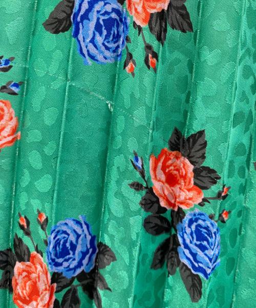 MSGM（エムエスジーエム）MSGM (エムエスジーエム) プリーツスカート グレー×グリーン サイズ:38の古着・服飾アイテム