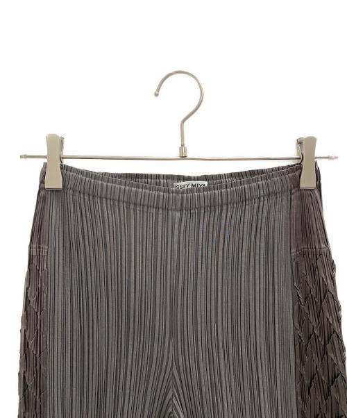 ISSEY MIYAKE（イッセイミヤケ）ISSEY MIYAKE (イッセイミヤケ) サイド切替プリーツパンツ グレー サイズ:1の古着・服飾アイテム