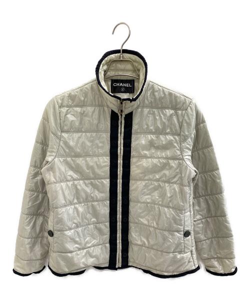 CHANEL（シャネル）CHANEL (シャネル) ココマークボタン付きパデッドジャケット ホワイト サイズ:42の古着・服飾アイテム