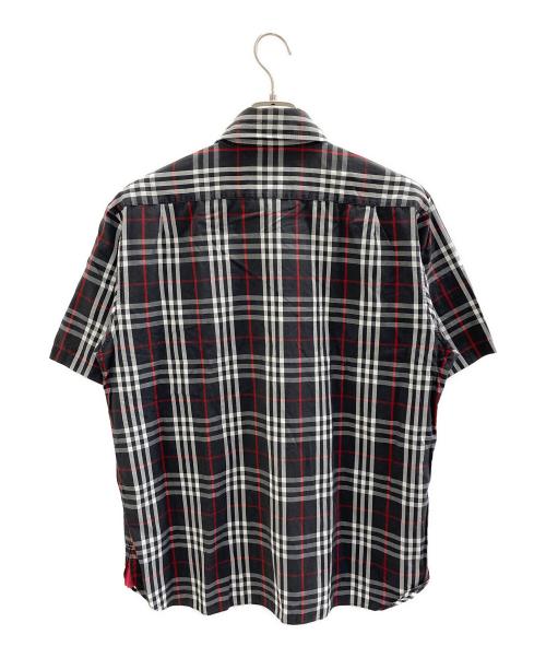 BURBERRY BLACK LABEL（バーバリーブラックレーベル）BURBERRY BLACK LABEL (バーバリーブラックレーベル) 半袖プルオーバーシャツ レッド×ブラック サイズ:3の古着・服飾アイテム