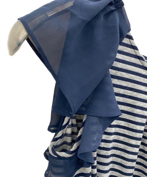 BURBERRY BLUE LABEL（バーバリー ブルー レーベル）BURBERRY BLUE LABEL (バーバリー ブルー レーベル) ノースリーブカットソー グレー×ネイビー サイズ:M (38)の古着・服飾アイテム