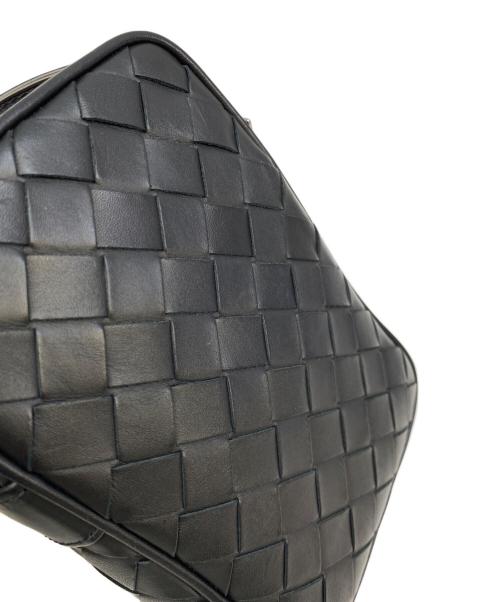 BOTTEGA VENETA（ボッテガベネタ）BOTTEGA VENETA (ボッテガベネタ) イントレチャート・ミニクロスボディバッグ ブラックの古着・服飾アイテム