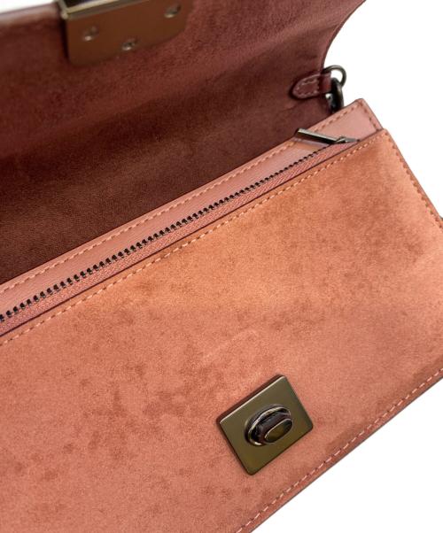 COACH（コーチ）COACH (コーチ) ハットン クラッチ ウィズ キルティング ピンクの古着・服飾アイテム