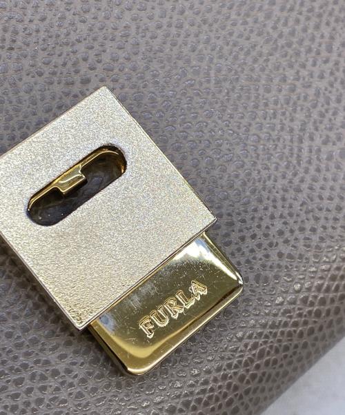 FURLA（フルラ）FURLA (フルラ) ライクミニ ショルダーウォレット グレージュの古着・服飾アイテム