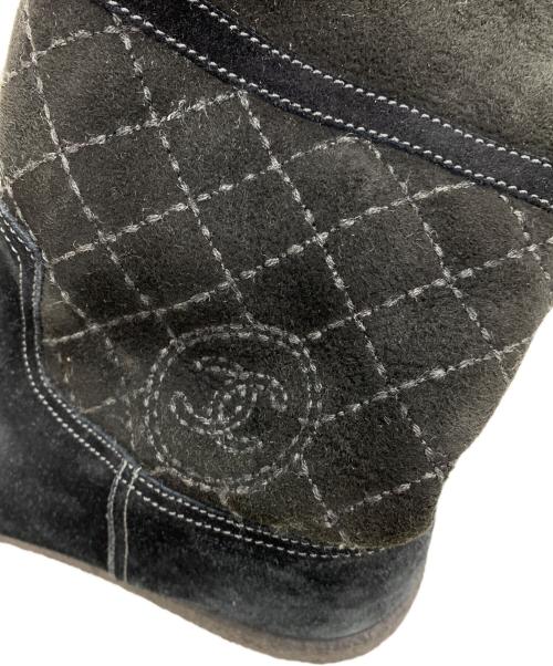 CHANEL（シャネル）CHANEL (シャネル) スウェードキルティング ショートブーツ ブラック サイズ:38の古着・服飾アイテム