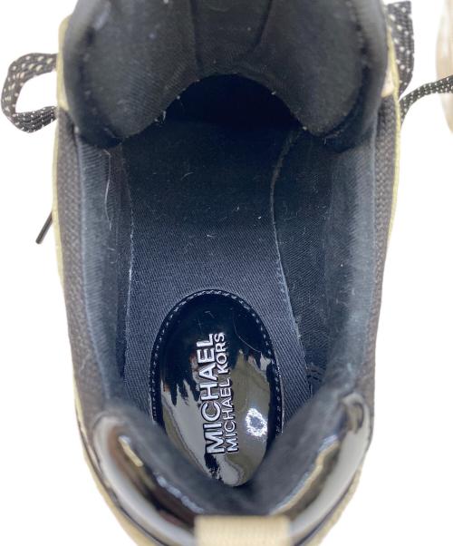 MICHAEL KORS（マイケルコース）MICHAEL KORS (マイケルコース) Georgie Wedge Trainer（ジョージー ウェッジ トレーナー） ベージュ×ブラック サイズ:7.5Mの古着・服飾アイテム
