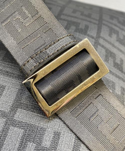 FENDI（フェンディ）FENDI (フェンディ) ショルダーバッグ グレーの古着・服飾アイテム