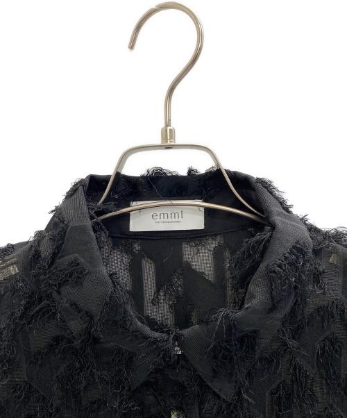 emmi（エミ）emmi (エミ) フリンジクロップドシャツ ブラック サイズ:Freeの古着・服飾アイテム