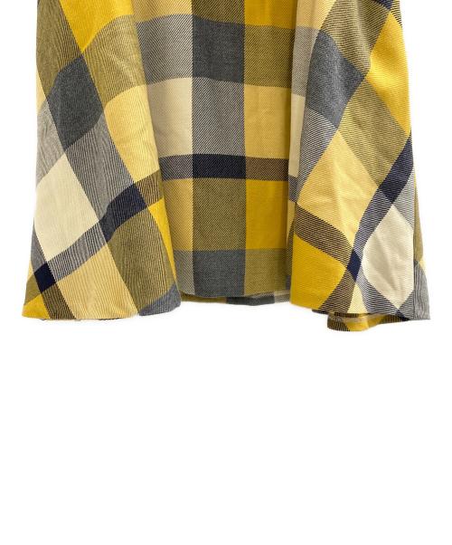 BLUE LABEL CRESTBRIDGE（ブルーレーベルクレストブリッジ）BLUE LABEL CRESTBRIDGE (ブルーレーベルクレストブリッジ) ノースリーブワンピース イエロー サイズ:36の古着・服飾アイテム