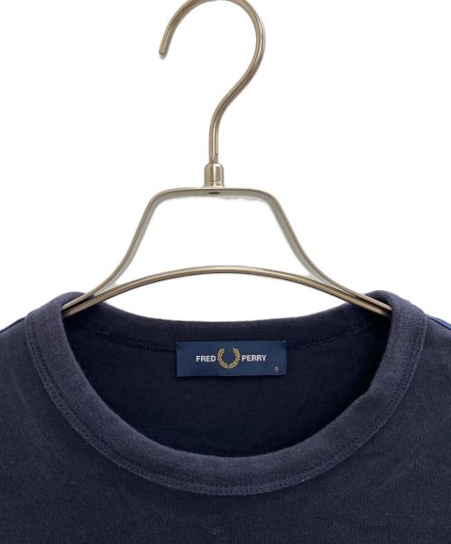FRED PERRY（フレッドペリー）FRED PERRY (フレッドペリー) Taped Long Sleeve T-Shirt ネイビー サイズ:Sの古着・服飾アイテム