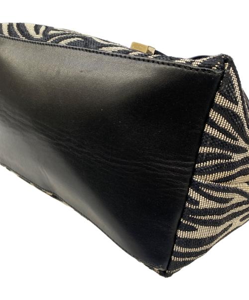 JIMMY CHOO（ジミーチュウ）JIMMY CHOO (ジミーチュウ) SASHA/S（サシャ スモールサイズ） ブラック×ホワイト系の古着・服飾アイテム
