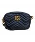 GUCCI（グッチ）の古着「GGマーモント キルティング ミニバッグ / スモールカメラバッグ」｜ブラック