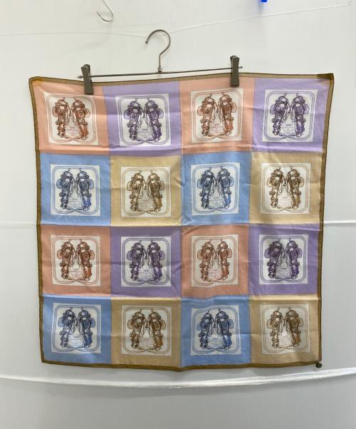 HERMES（エルメス）HERMES (エルメス) 2020s ブリッド・ドゥ・ガラBRIDES de GALA ピンク×パープル×ブルーの古着・服飾アイテム
