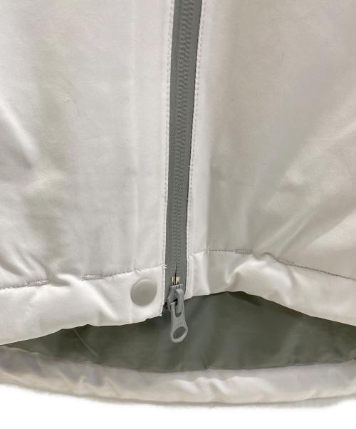 mont-bell（モンベル）mont-bell (モンベル) パウダーホップ パーカ Men's グレー×ホワイト サイズ:XLの古着・服飾アイテム