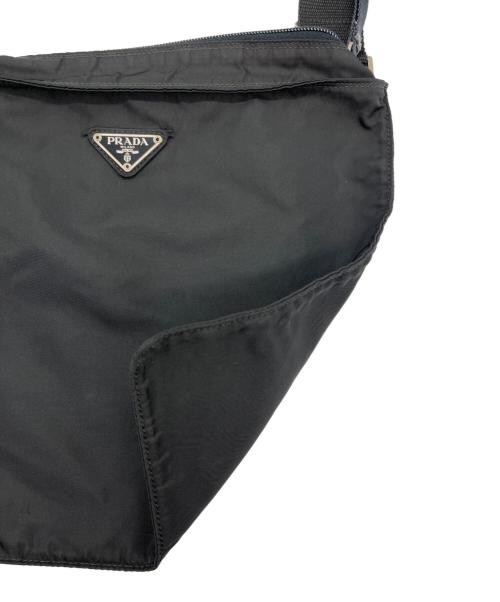 PRADA（プラダ）PRADA (プラダ) ナイロンショルダーバッグ ブラックの古着・服飾アイテム
