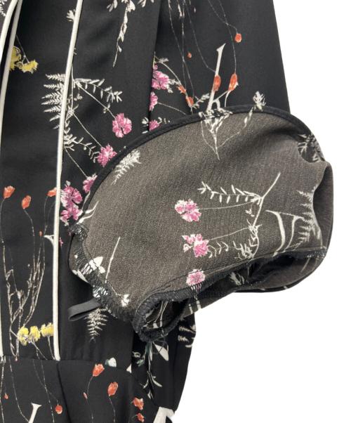 Snidel（スナイデル）Snidel (スナイデル) パイピングデザインプリントワンピース ブラックの古着・服飾アイテム