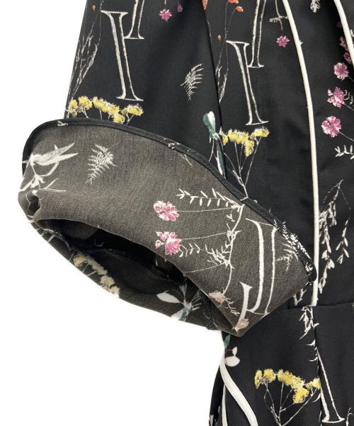 Snidel（スナイデル）Snidel (スナイデル) パイピングデザインプリントワンピース ブラックの古着・服飾アイテム