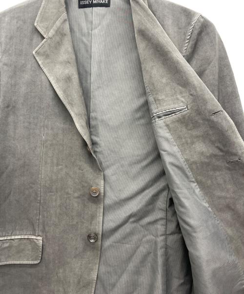 ISSEY MIYAKE（イッセイミヤケ）ISSEY MIYAKE (イッセイミヤケ) テーラードジャケット グレー サイズ:3の古着・服飾アイテム