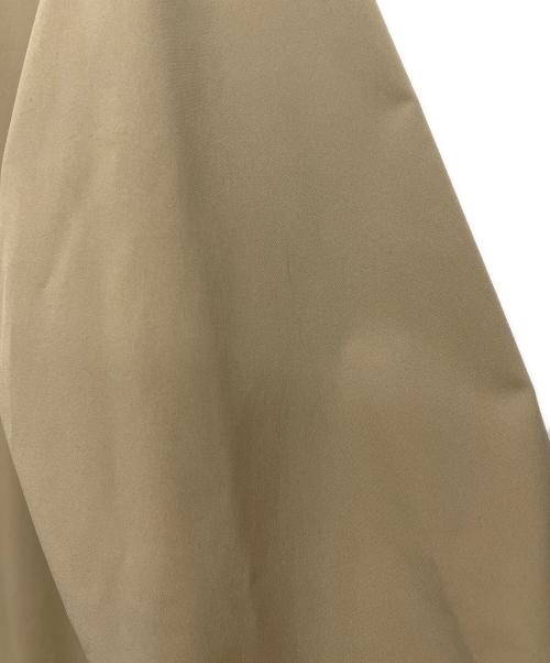 La boutique BonBon（ラブティックボンボン）La boutique BonBon (ラブティックボンボン) タフタパール釦シャツワンピース ベージュ サイズ:Freeの古着・服飾アイテム