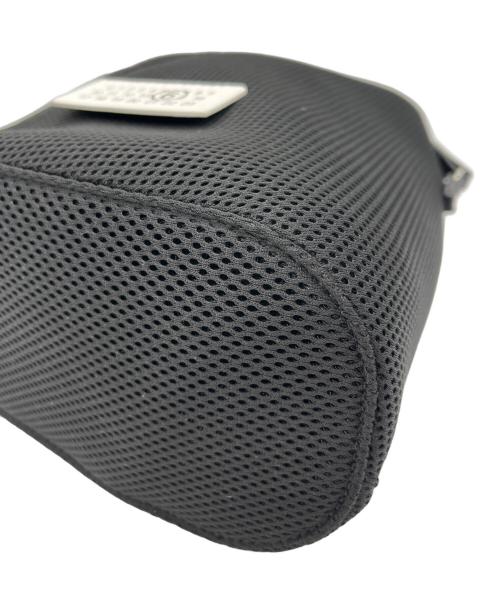 MM6 Maison Margiela（エムエムシックスメゾンマルジェラ）MM6 Maison Margiela (エムエムシックスメゾンマルジェラ) メッシュ クロスボディバッグ ブラックの古着・服飾アイテム