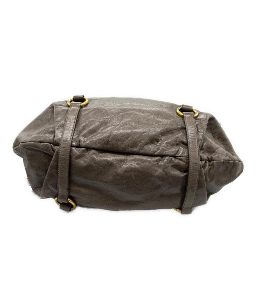 MIU MIU（ミュウミュウ）MIU MIU (ミュウミュウ) ヴィッテロリュクス グレーの古着・服飾アイテム