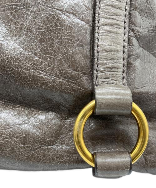 MIU MIU（ミュウミュウ）MIU MIU (ミュウミュウ) ヴィッテロリュクス グレーの古着・服飾アイテム