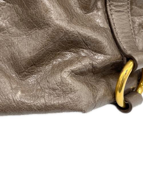 MIU MIU（ミュウミュウ）MIU MIU (ミュウミュウ) ヴィッテロリュクス グレーの古着・服飾アイテム