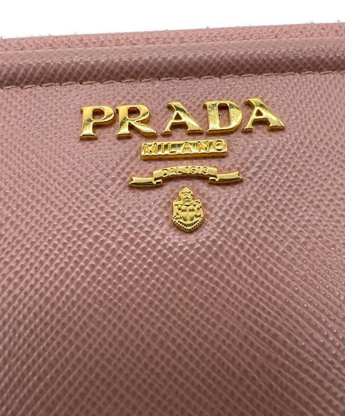 PRADA（プラダ）PRADA (プラダ) ラウンドファスナー財布 1M0506 ピンクの古着・服飾アイテム