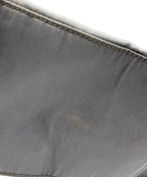 PRADA（プラダ）PRADA (プラダ) ハンドバッグ グレーの古着・服飾アイテム