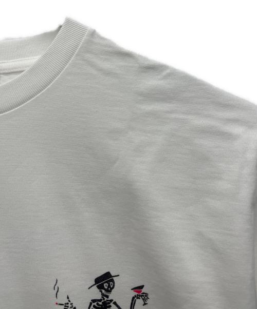 GOD SELECTION XXX（ゴッドセレクショントリプルエックス）GOD SELECTION XXX (ゴッドセレクショントリプルエックス) Tシャツ ホワイト サイズ:L 未使用品の古着・服飾アイテム