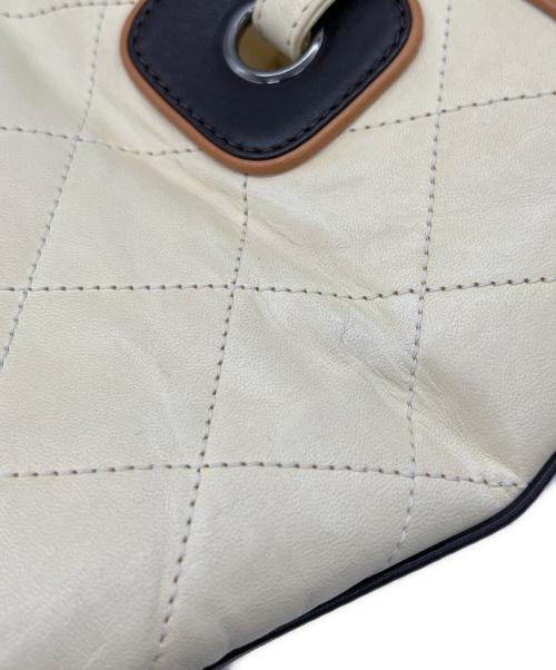 CHANEL（シャネル）CHANEL (シャネル) トートバッグ　マトラッセ　ココチャーム ベージュの古着・服飾アイテム