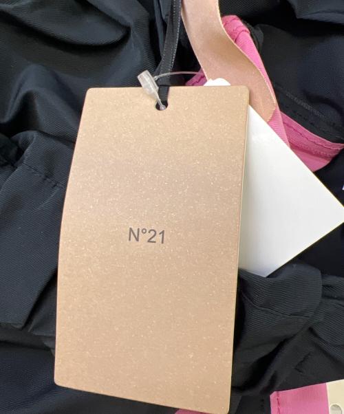 N°21（ヌメロヴェントゥーノ）N°21 (ヌメロヴェントゥーノ) スカート ブラック×ピンク サイズ:36の古着・服飾アイテム
