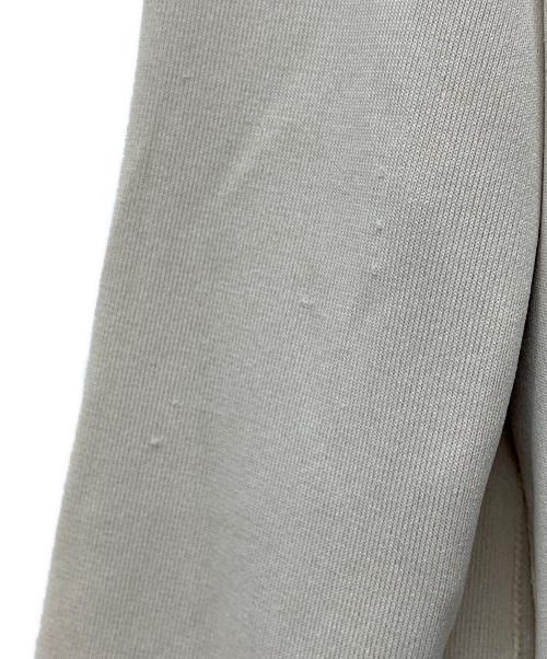 FOXEY NEWYORK（フォクシーニューヨーク）FOXEY NEWYORK (フォクシーニューヨーク) ジップパーカー ベージュ サイズ:42の古着・服飾アイテム