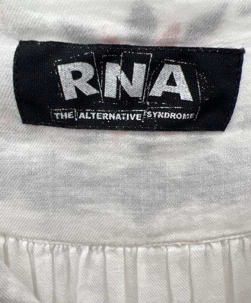 RNA（アールエヌエー）RNA (アールエヌエー) 長袖ワンピース ホワイト サイズ:Mの古着・服飾アイテム