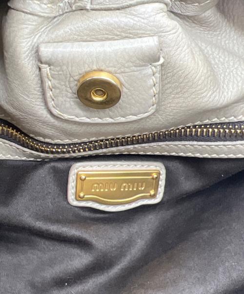 MIU MIU（ミュウミュウ）MIU MIU (ミュウミュウ) 2WAYバッグ ベージュの古着・服飾アイテム