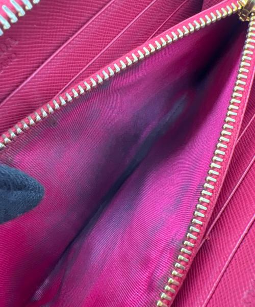 PRADA（プラダ）PRADA (プラダ) ラウンドファスナー財布 ピンクの古着・服飾アイテム