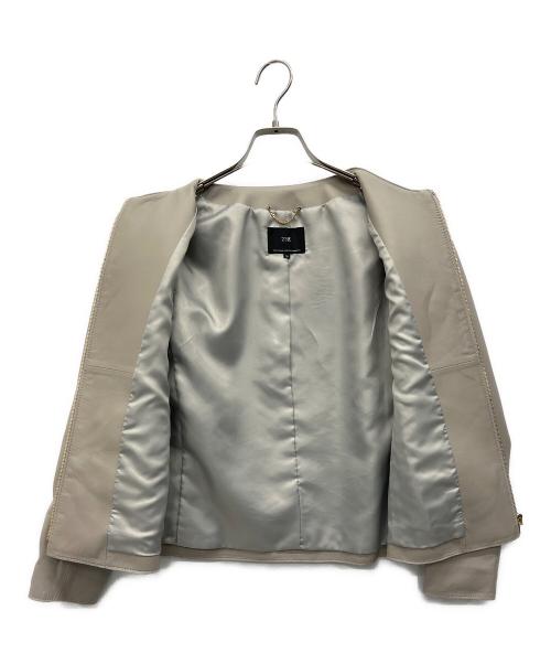 23区（ニジュウサンク）23区 (ニジュウサンク) ラムレザーノーカラーブルゾン グレー サイズ:36の古着・服飾アイテム