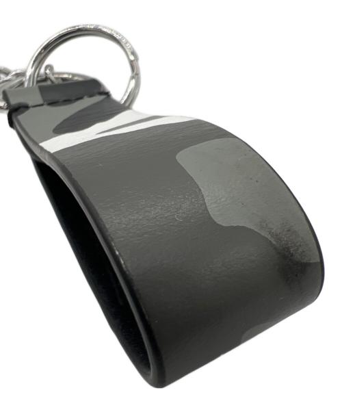 SUPREME（シュプリーム）SUPREME (シュプリーム) Leather Chain Wallet グレー×ホワイトの古着・服飾アイテム