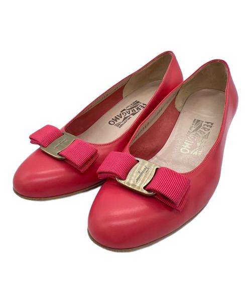 Salvatore Ferragamo（サルヴァトーレ フェラガモ）Salvatore Ferragamo (サルヴァトーレ フェラガモ) VARA　パンプス ピンク サイズ:61/2の古着・服飾アイテム