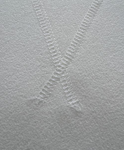 Whim Gazette（ウィムガゼット）Whim Gazette (ウィムガゼット) Vガゼットプルオーバー ホワイト サイズ:36 未使用品の古着・服飾アイテム