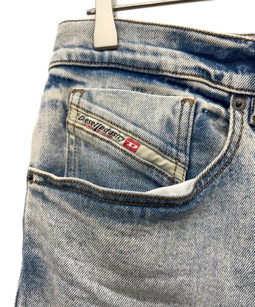 DIESEL（ディーゼル）DIESEL (ディーゼル) デニムパンツ ブルー サイズ:W32の古着・服飾アイテム