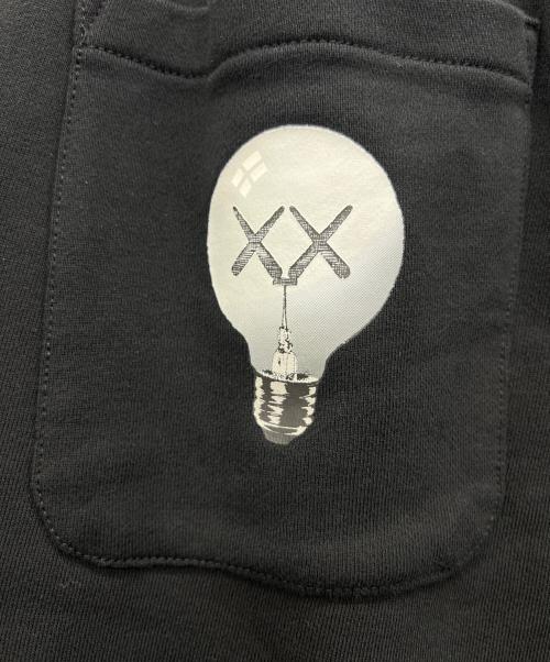 UNIQLO（ユニクロ）UNIQLO (ユニクロ) KAWS (カウズ) スウェットパンツ ブラック サイズ:XL 未使用品の古着・服飾アイテム
