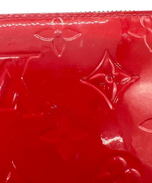 LOUIS VUITTON（ルイ ヴィトン）LOUIS VUITTON (ルイ ヴィトン) ヴェルニ ジッピーウォレット レッドの古着・服飾アイテム