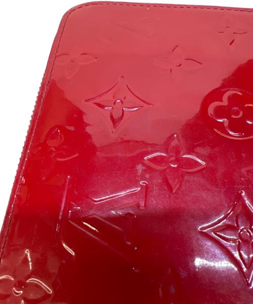 LOUIS VUITTON（ルイ ヴィトン）LOUIS VUITTON (ルイ ヴィトン) ヴェルニ ジッピーウォレット レッドの古着・服飾アイテム