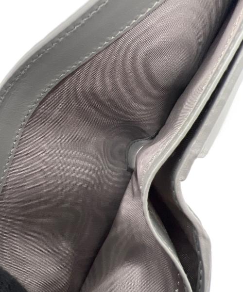 PRADA（プラダ）PRADA (プラダ) ヴィッテロダイノ 2つ折り財布 グレーの古着・服飾アイテム