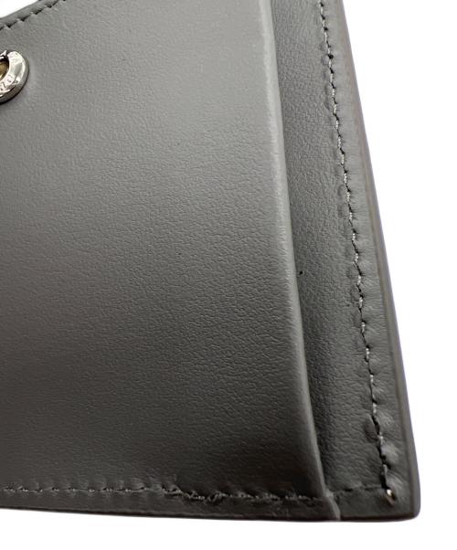 PRADA（プラダ）PRADA (プラダ) ヴィッテロダイノ 2つ折り財布 グレーの古着・服飾アイテム