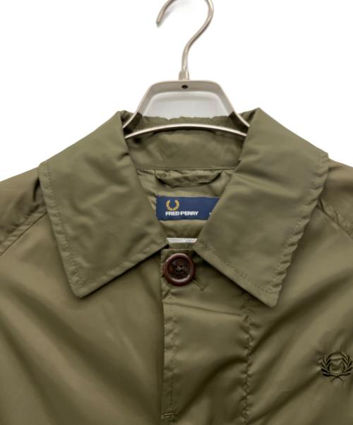 FRED PERRY（フレッドペリー）FRED PERRY (フレッドペリー) コート カーキ サイズ:Mの古着・服飾アイテム
